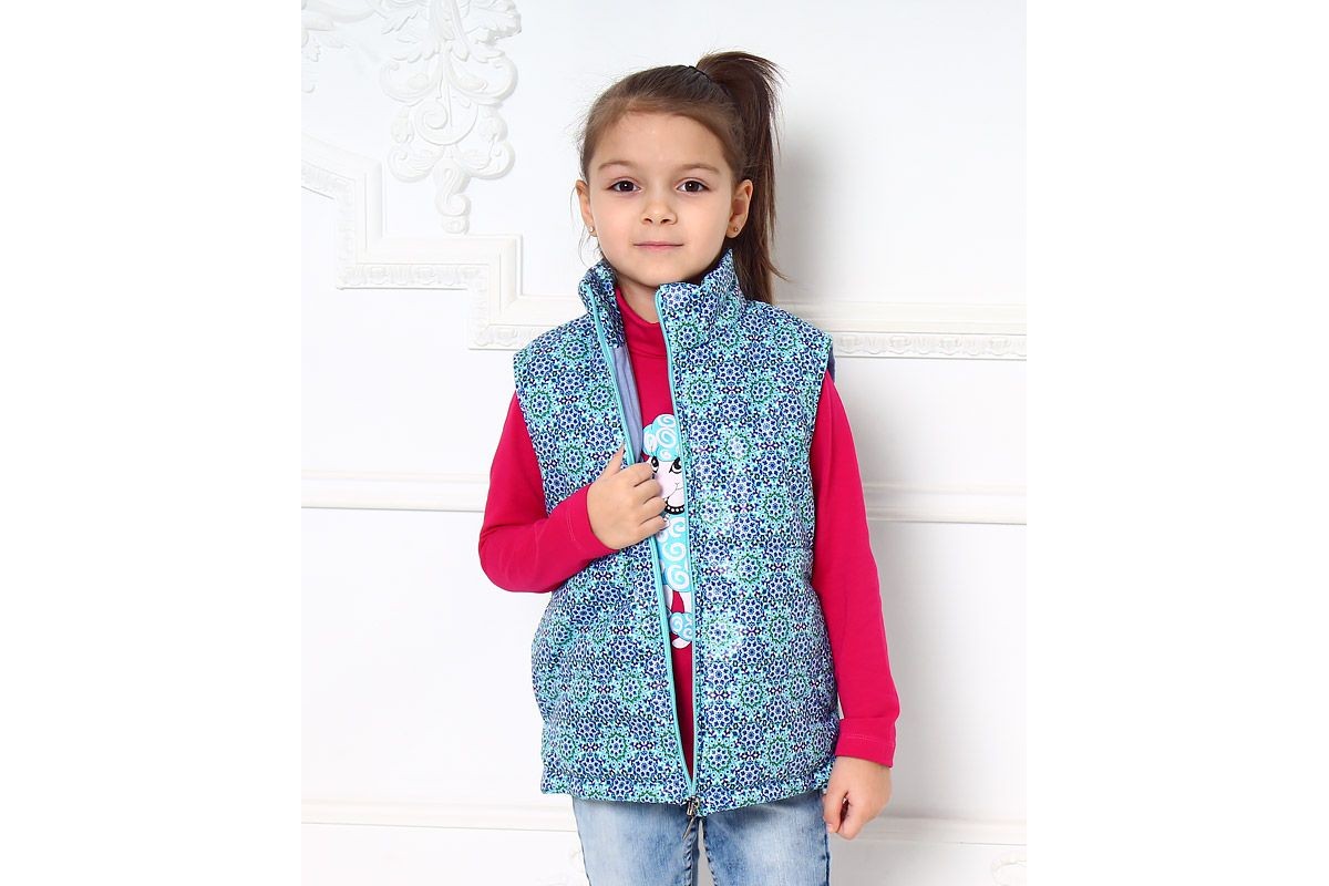 Безрукавка теплая детская. Жилетка детская для девочки. Теплая жилетка для девочки. Теплые жилетки для девочек. Жилетка mayoral для девочки.